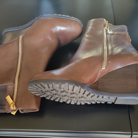 Michael Kors brown platform boots - Picture 4 of 4